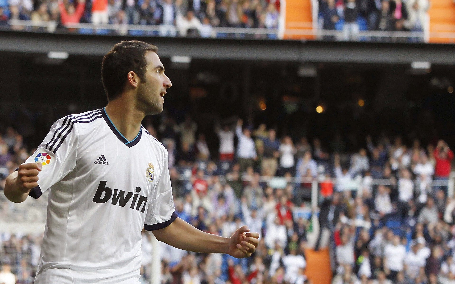 爱游戏平台 -Scout连续十场比赛得分超过出色防守，快船挑战极限！